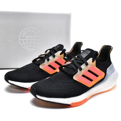 حذاء الترا بوست 22