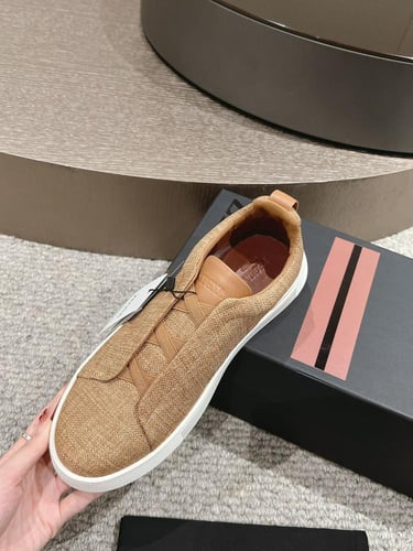 حذاء رجالي زينيا تربيل ستيتش قماش وجلد بني فاتح