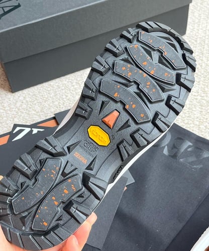 حذاء رجالي زينيا تربيل ستيتش مونتي جلد أبيض