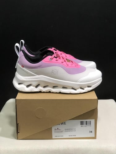 حذاء اون راننج on running cloud tilt2