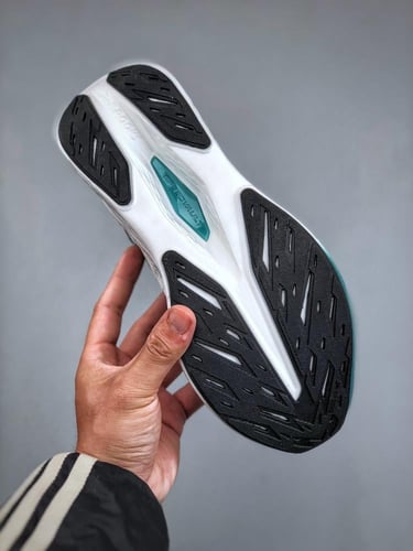 حذاء بروكس هايبرون ماكس Brooks Hyperion Max 2