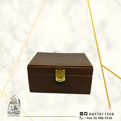 صندوق جلد فارغ فاخر مبطن بالشامواه ومغطى بجلد مطرز...