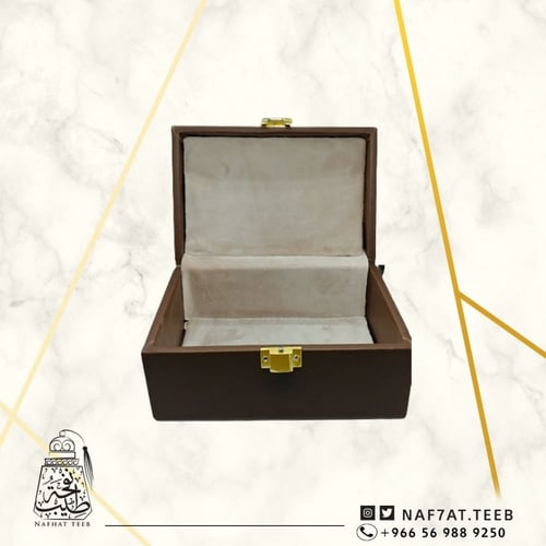 صندوق جلد فارغ فاخر مبطن بالشامواه ومغطى بجلد مطرز...