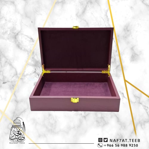 صندوق خشبي فاخر وسط