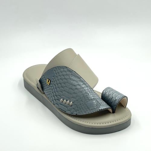 حذاء جلد ثعبان مطبوع