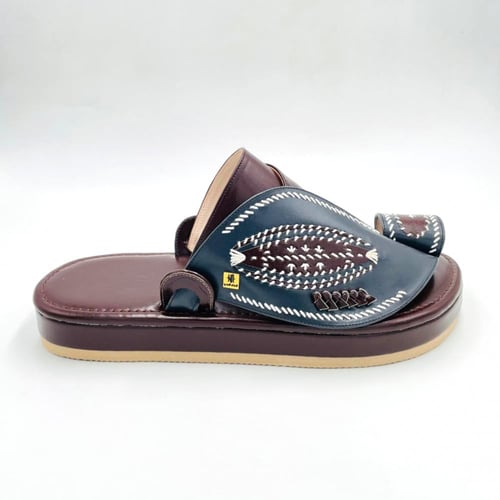 حذاء مطرز صوف كتان