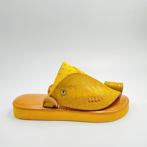 حذاء لون اصفر جلد نعام