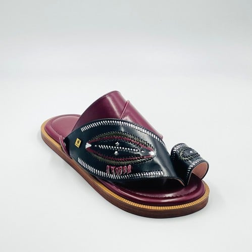 حذاء مطرز زري فضي