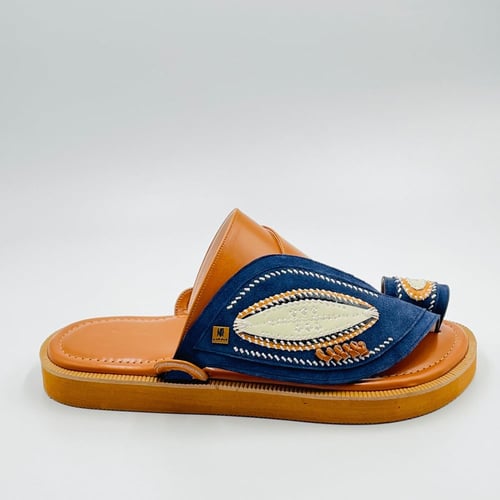 حذاء مطرز صوف كتان