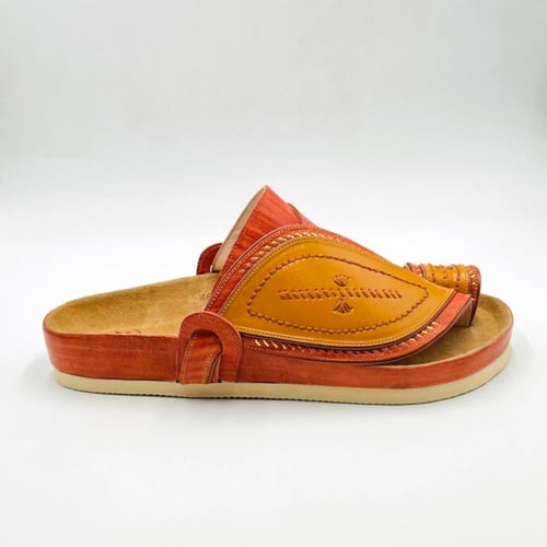 حذاء مطرز ربل طبي