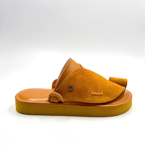 حذاء شامواة اصفر سادة