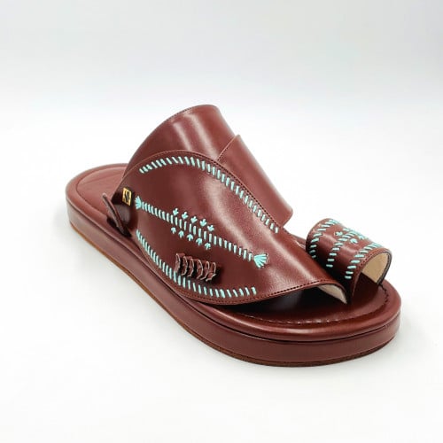 حذاء لون بني غامق مطرز صوف كتان