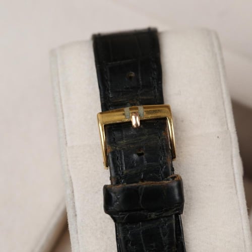 ساعة يونيفيرسال ذهب من هدايا الملك فيصل - Universa...