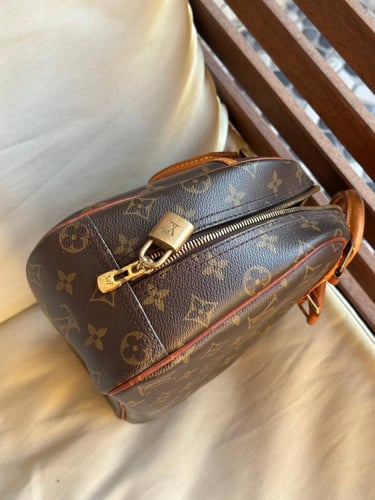 Louis Vuitton Monogram Trouville Handbag - حقيبة ل...