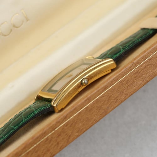 GUCCI TANK 1980s - ساعة قوتشي تانك من 1980