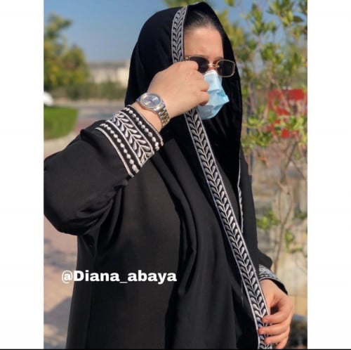 عباية تطريز ابيض