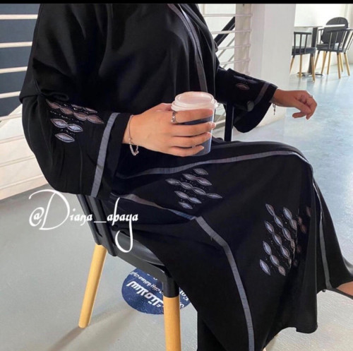 عبايه تطريز رمادي