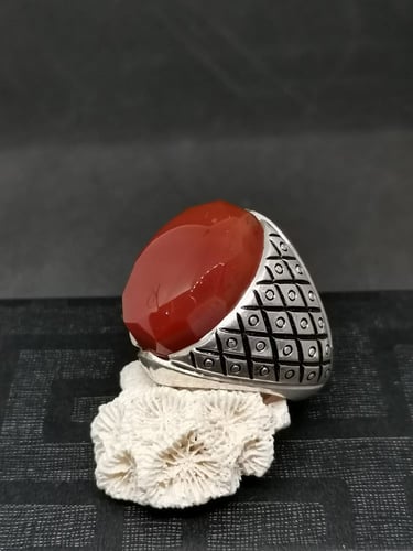 خاتم الفضة بحجر عقيق خرساني ايراني أحمر مترش بصياغ...