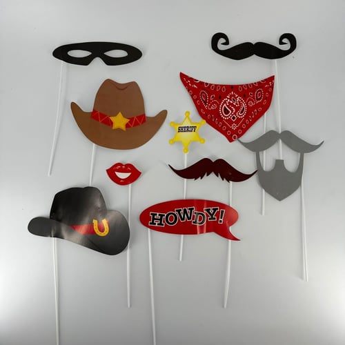 اقنعه حفله مع عصا كاوبوي