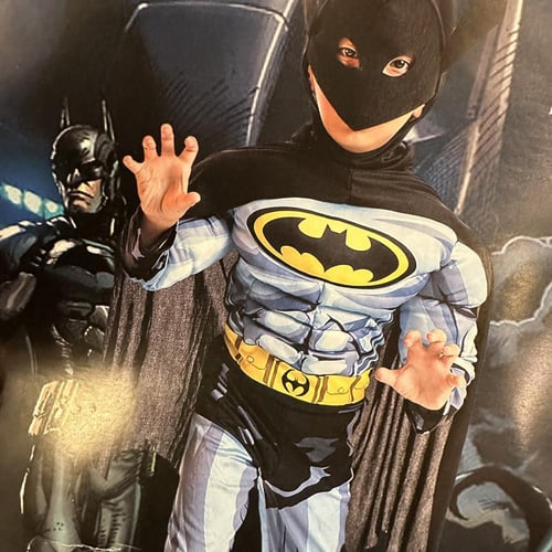 بات مان رمادي