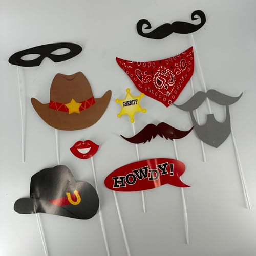 اقنعه حفله مع عصا كاوبوي