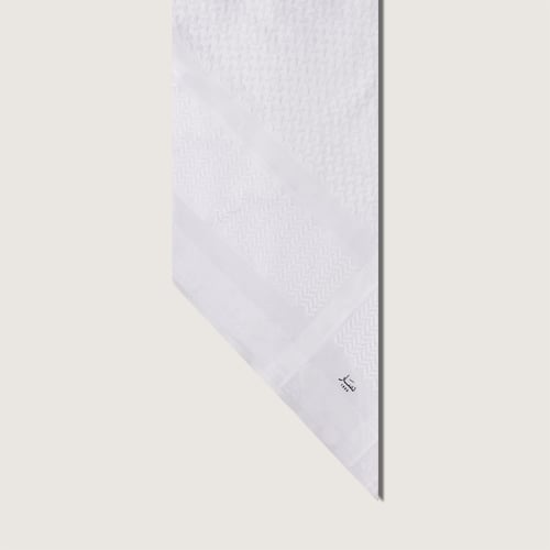 شماغ دسار الابيض بلس