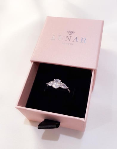 خاتم Luna فضه عيار 925 مرصع بالزركون