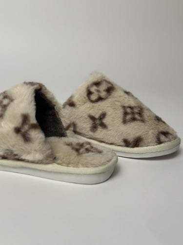 شبشب فرو ناعم بالوان البيج