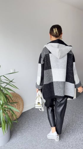 سترة كورهات اسود وابيض