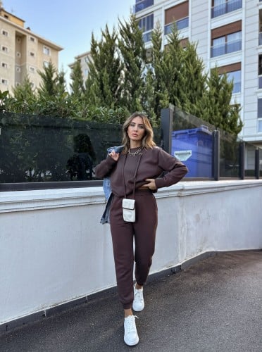 طقم بني كامل