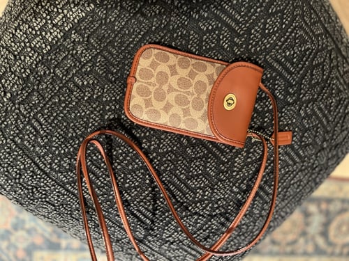 شنطة كوتش للجوال