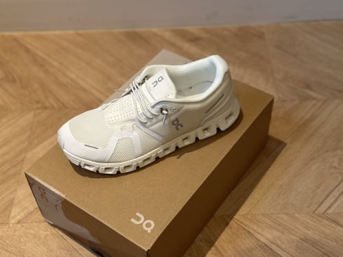 سنيكرز - onRunning white