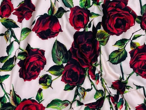 فستان وردة الجوري