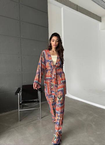 طقم قطعتين بنقشات ملونه