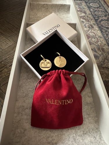 VALENTINO ڤالنتينو حلق