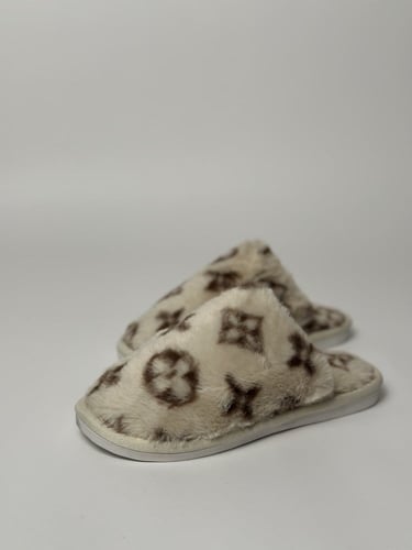 شبشب فرو ناعم بالوان البيج