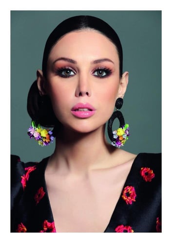 عدسات ديفا ملونة