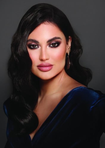 عدسات ديفا ملونة