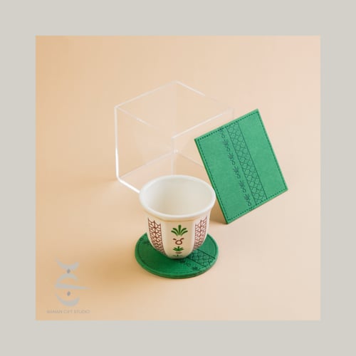 كوب بشكل فنجال عملاق