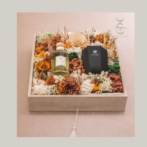 هدية فاخرة معطر وشمعة بعبارة من اختيارك