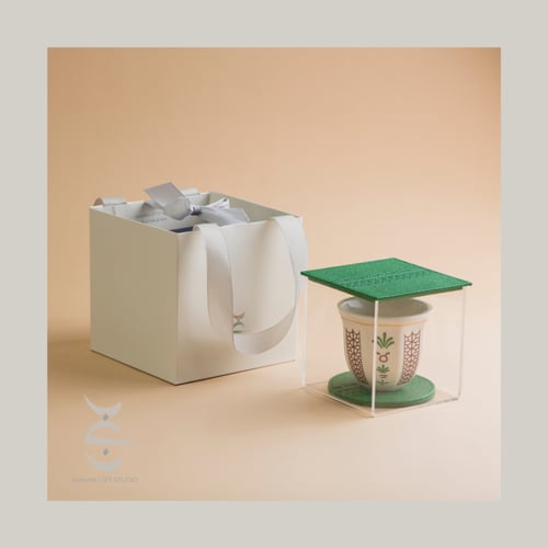 كوب بشكل فنجال عملاق