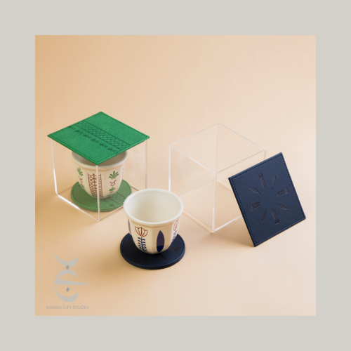 كوب بشكل فنجال عملاق