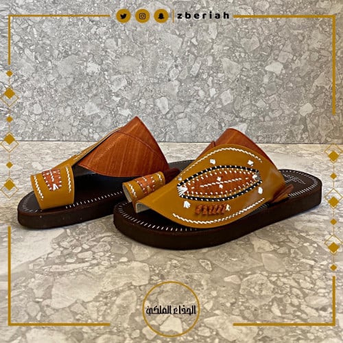 حذاء بني مع جملي - اصفر تطريز يدوي زري فضي