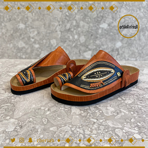 حذاء طبي جملي مع أسود تطريز يدوي زري ذهبي