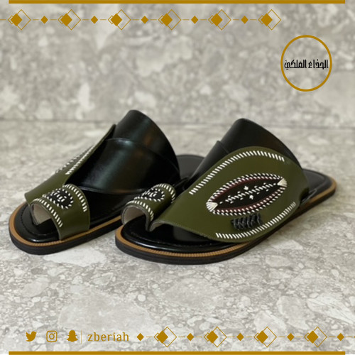 حذاء أسود مع زيتي تطريز يدوي صوف كتان