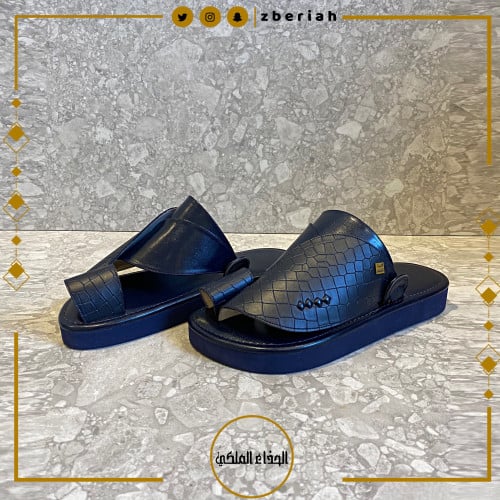 حذاء كحلي مع جلد تمساح كحلي