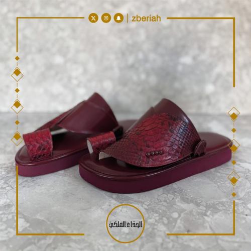 حذاء عنابي مع جلد ثعبان طبيعي