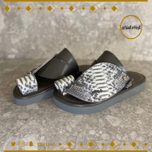 حذاء رصاصي مع جلد ثعبان طبيعي