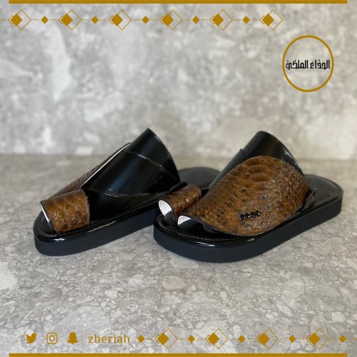 حذاء أسود لامع مع جلد ثعبان بني طبيعي