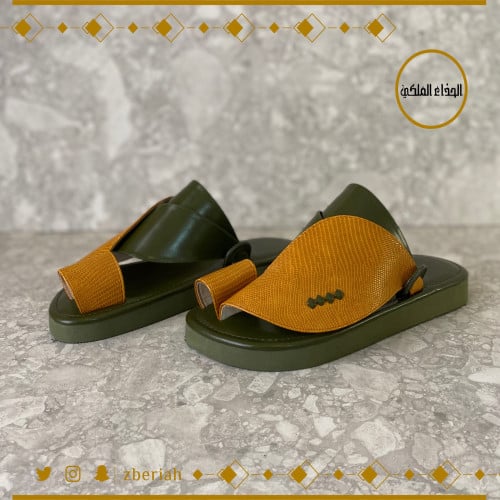 حذاء زيتي مع جلد سحليه أصفر غامق